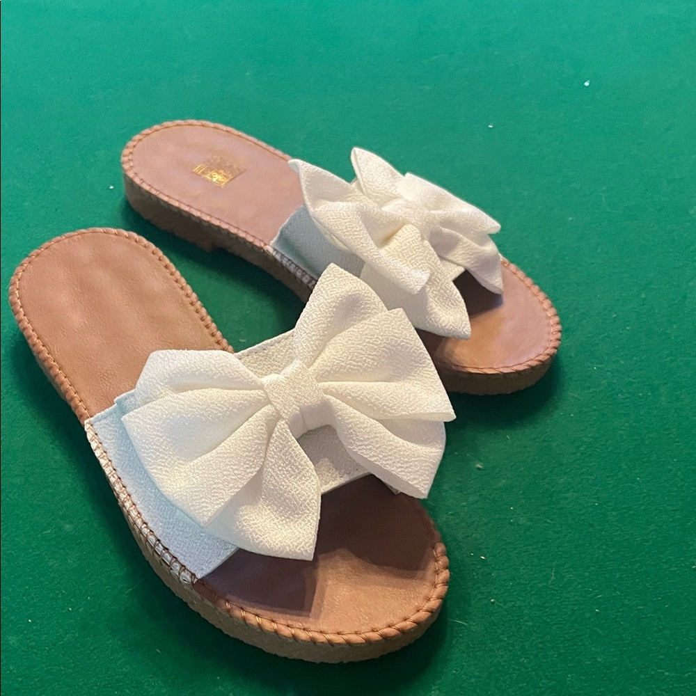 Women's White Bow Sandals